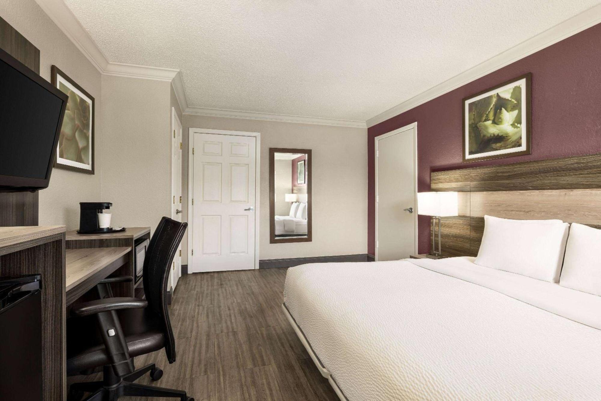 La Quinta Inn By Wyndham San Antonio Lackland Exterior foto