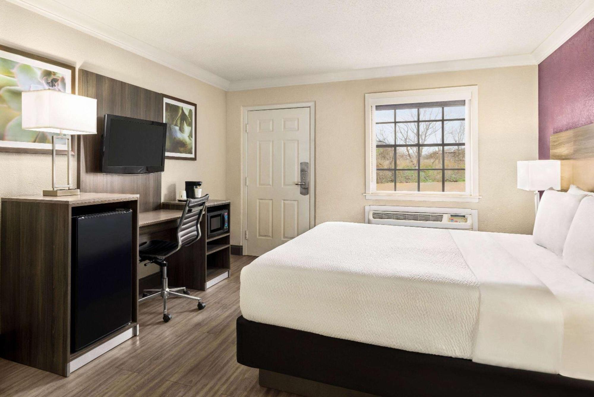 La Quinta Inn By Wyndham San Antonio Lackland Exterior foto