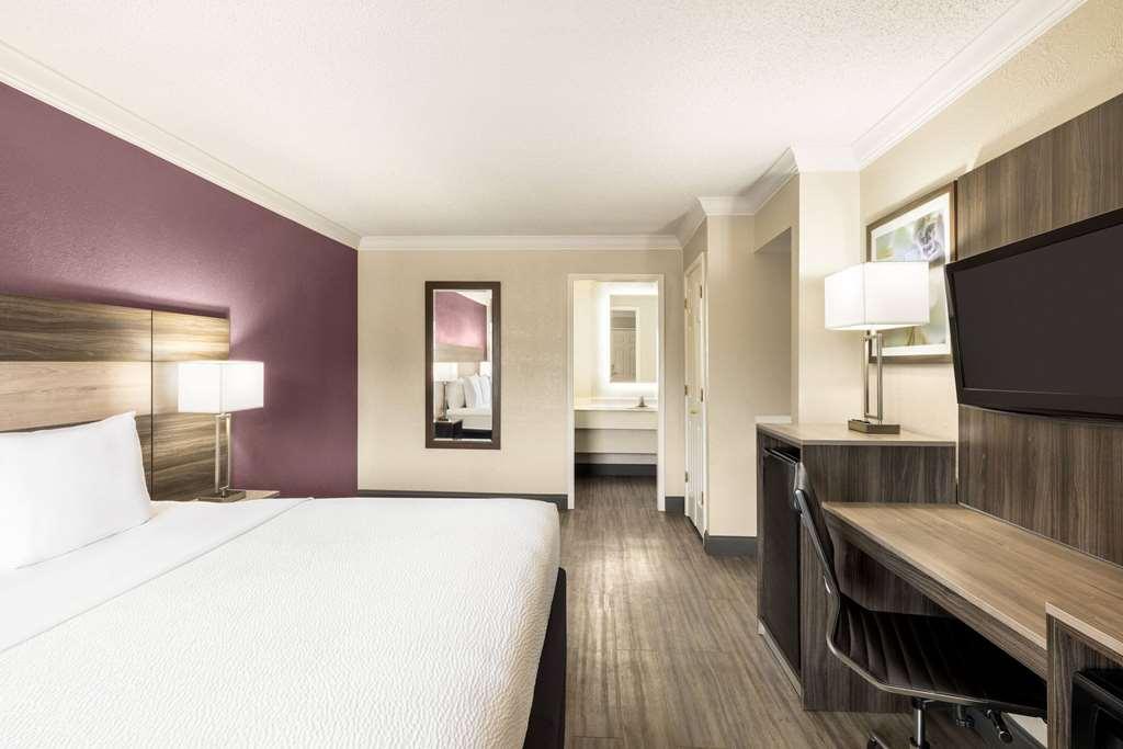 La Quinta Inn By Wyndham San Antonio Lackland Habitación foto